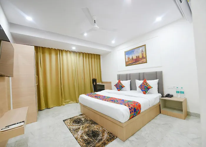 Fabhotel Prime Arjun Luxury Rooms Near Yashobhoomi