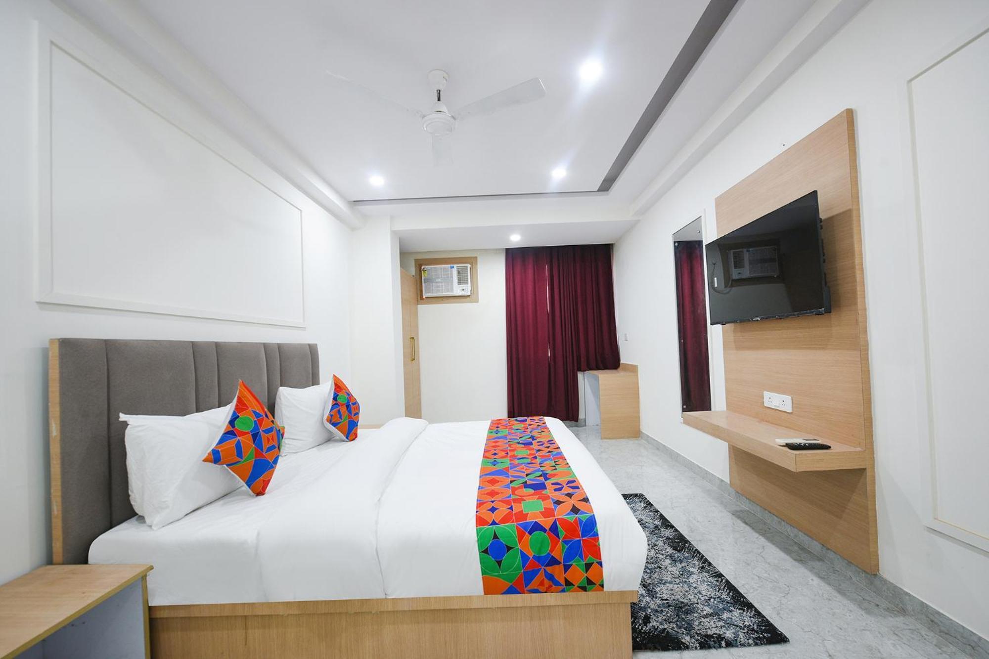 Fabhotel Prime Arjun Luxury Near Yashobhoomi *